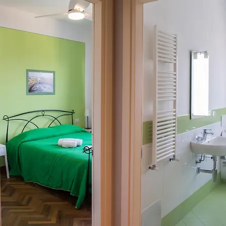 Cento Passi Dalle Mura Bed & Breakfast