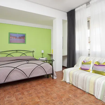Bed & Breakfast Cento Passi Dalle Mura 3*