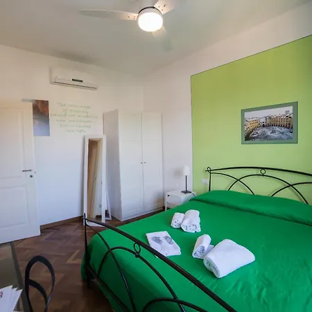 Cento Passi Dalle Mura Bed & Breakfast 3*
